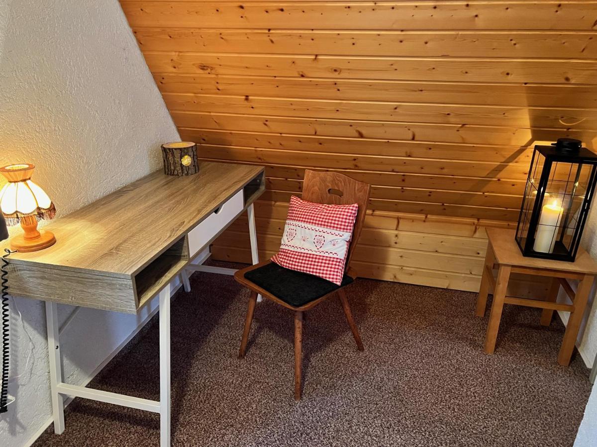 Urige Berghuette Mit Kamin Und Sauna Im Erzgebirge Nahe Schwarzwassertal Pobershau Extérieur photo
