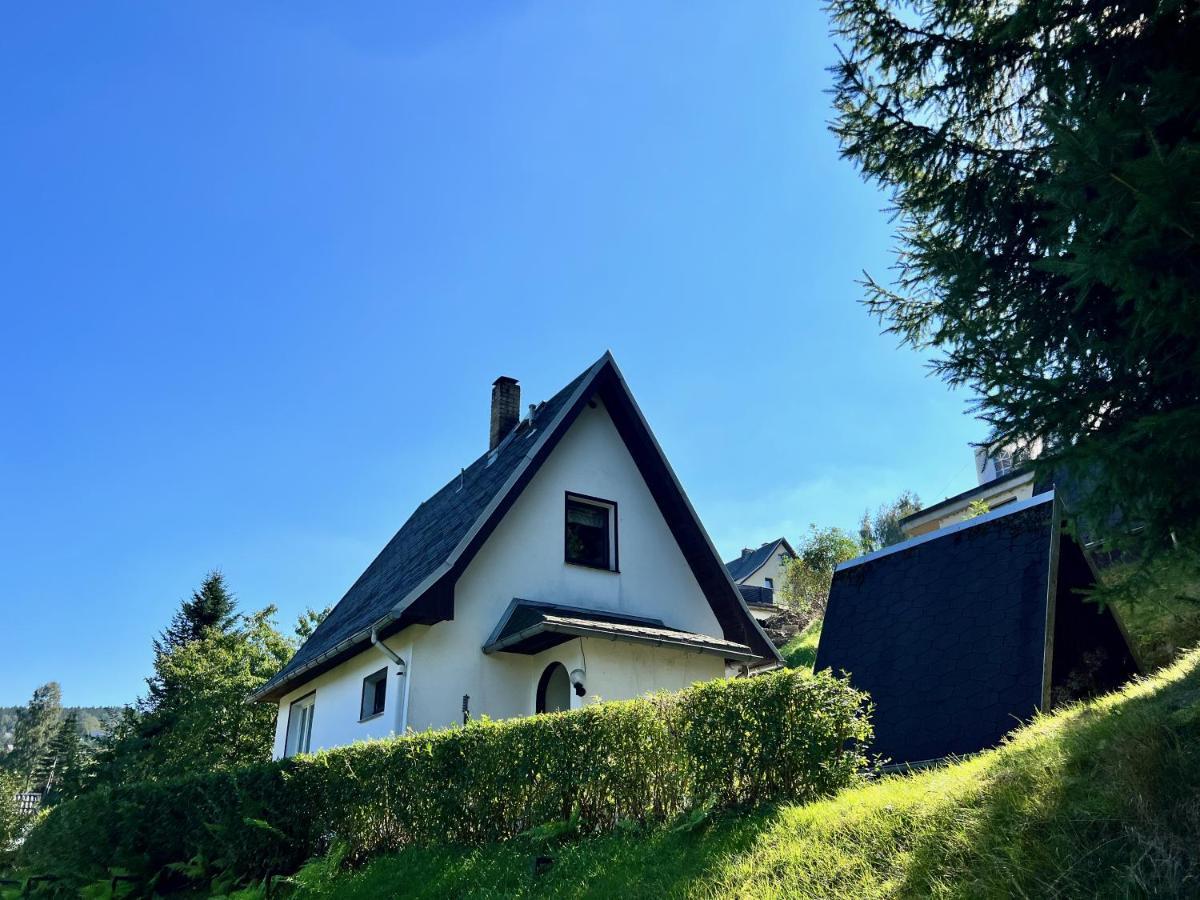 Urige Berghuette Mit Kamin Und Sauna Im Erzgebirge Nahe Schwarzwassertal Pobershau Extérieur photo