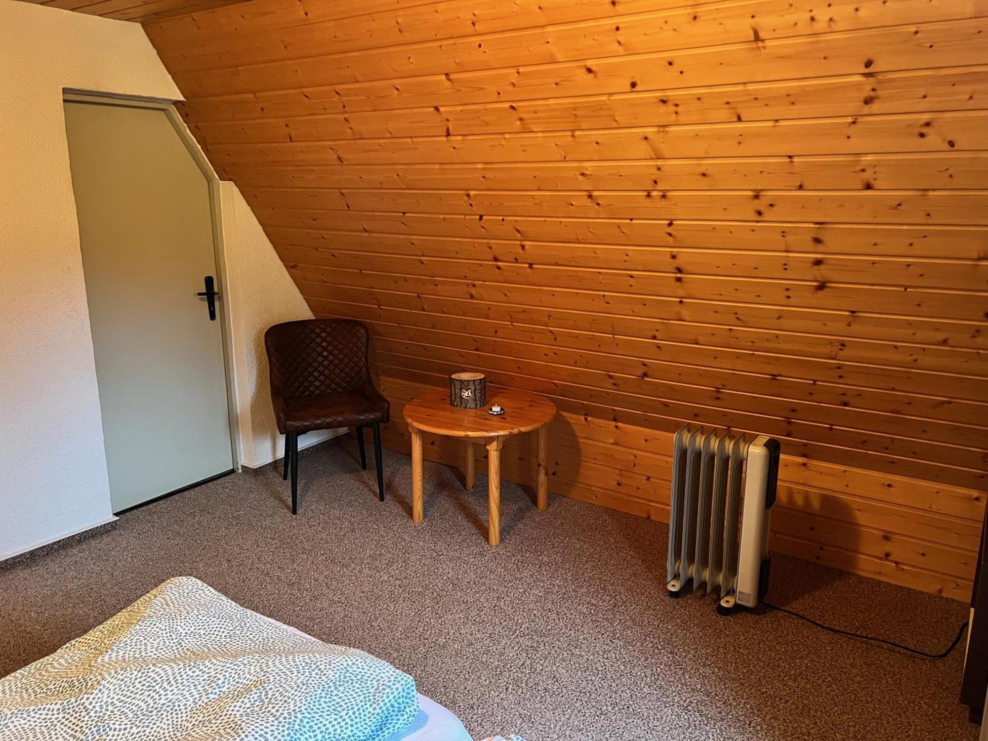Urige Berghuette Mit Kamin Und Sauna Im Erzgebirge Nahe Schwarzwassertal Pobershau Extérieur photo